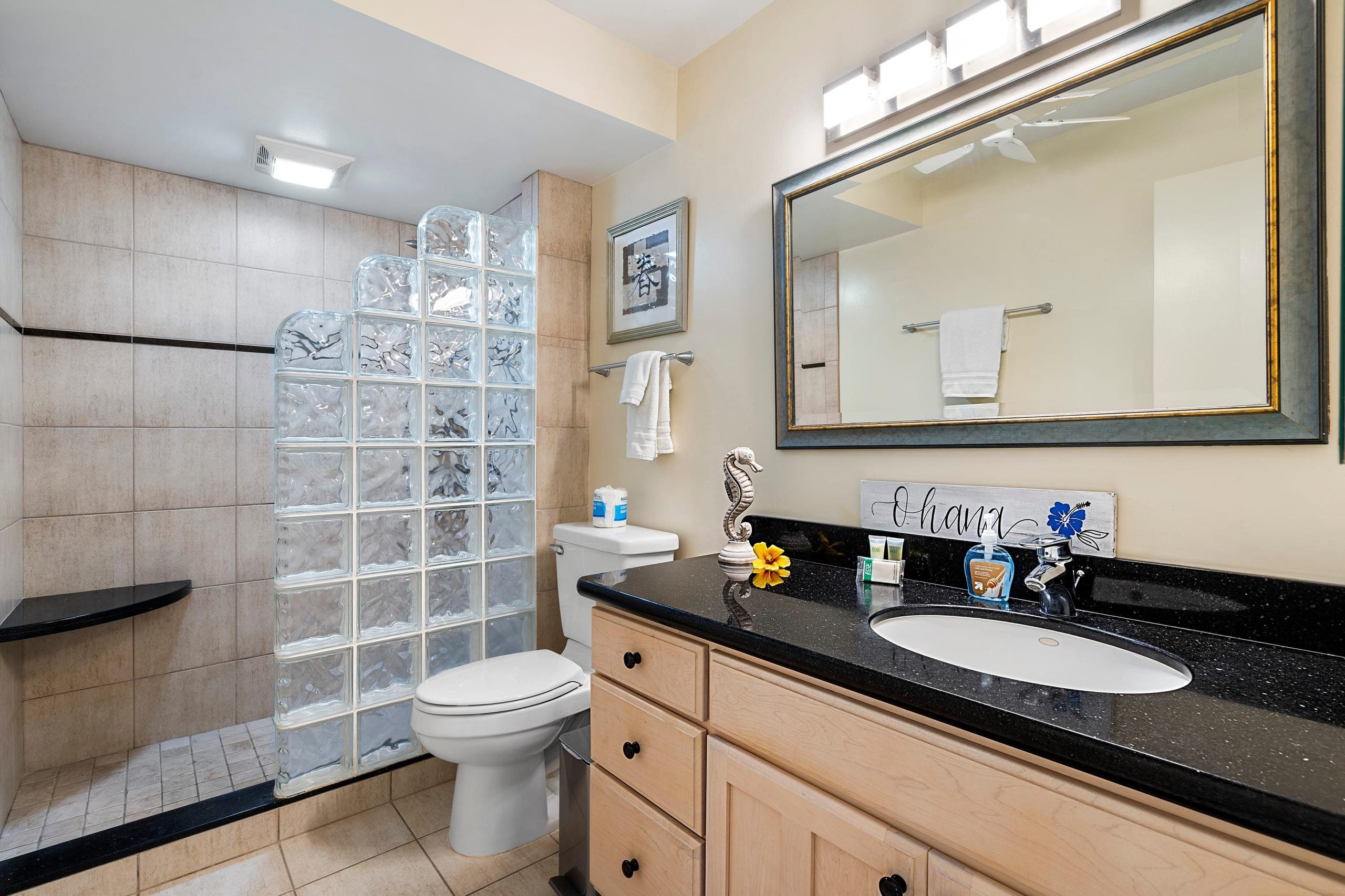 Condo in Kailua-Kona · ★4.94 · 2 bedrooms · 3 beds · 2 baths - Image 16