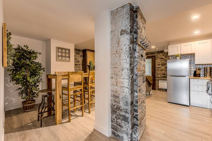 Modern Meets Rustic- 2 Bedroom in Old Quebec gallery image 3