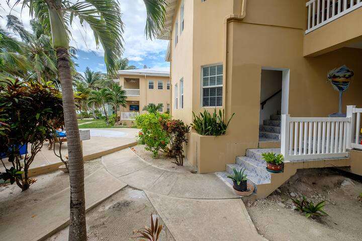 Spacious Condo Near Town with Pool & Oceanviews gallery image 5