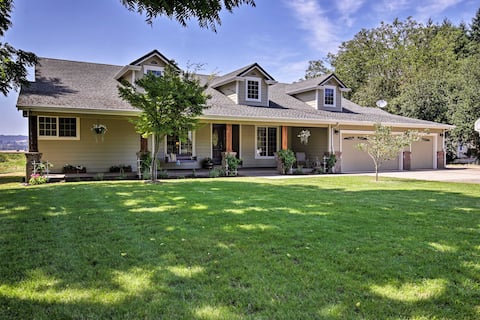 McMinnville Wine Country Home w/ Hot Tub + Deck