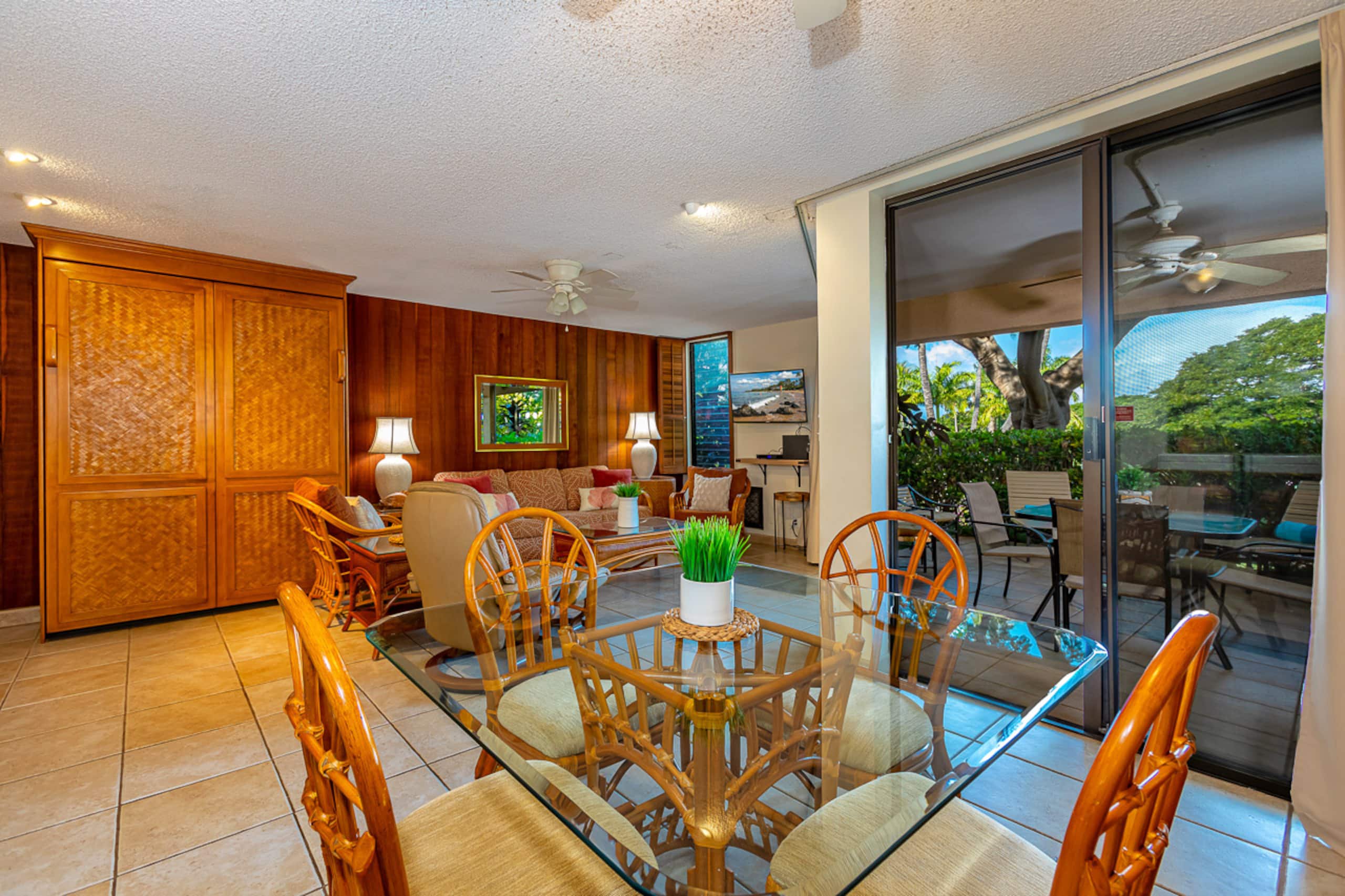 Townhouse in Kihei · ★4.28 · 2 bedrooms · 5 beds · 2.5 baths - Image 7