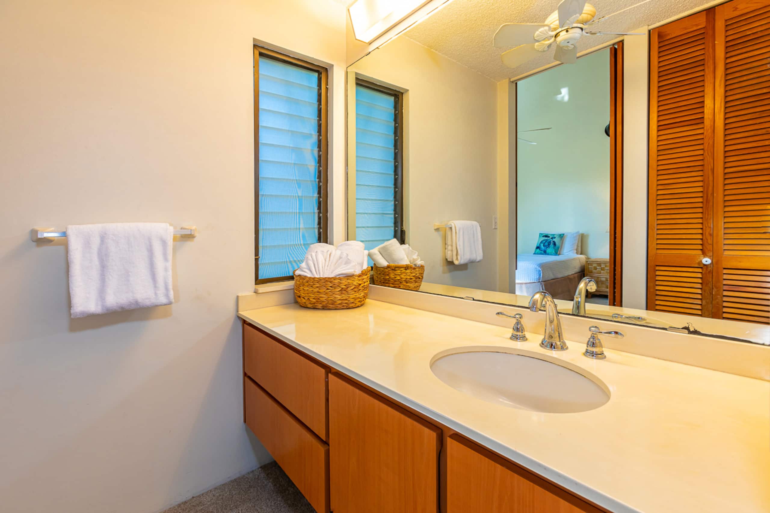 Townhouse in Kihei · ★4.28 · 2 bedrooms · 5 beds · 2.5 baths - Image 24