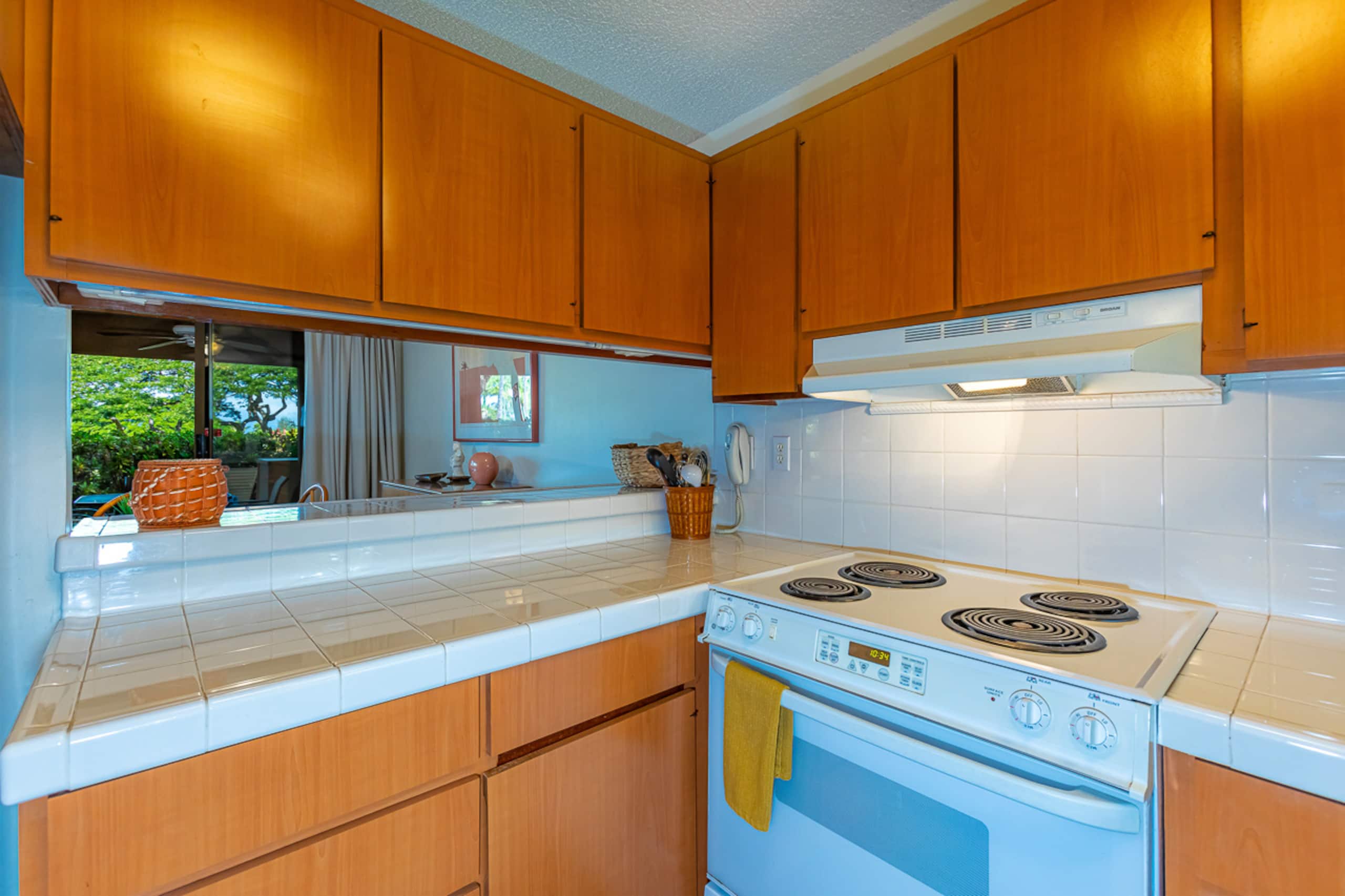 Townhouse in Kihei · ★4.28 · 2 bedrooms · 5 beds · 2.5 baths - Image 12
