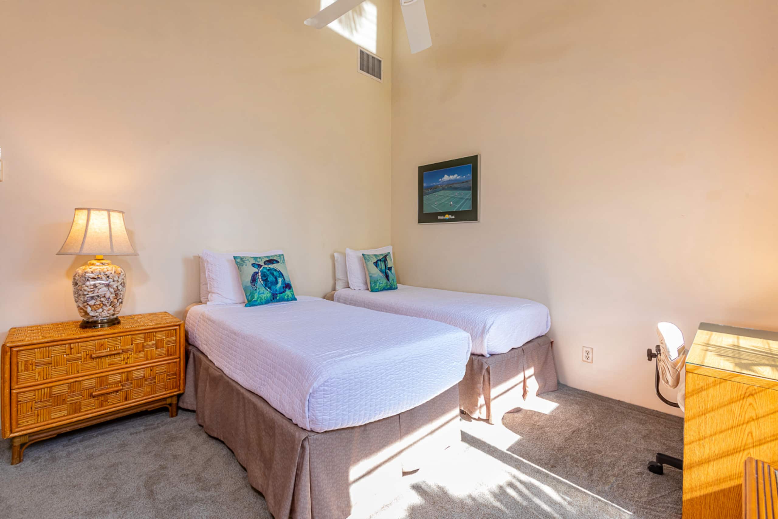Townhouse in Kihei · ★4.28 · 2 bedrooms · 5 beds · 2.5 baths - Image 22