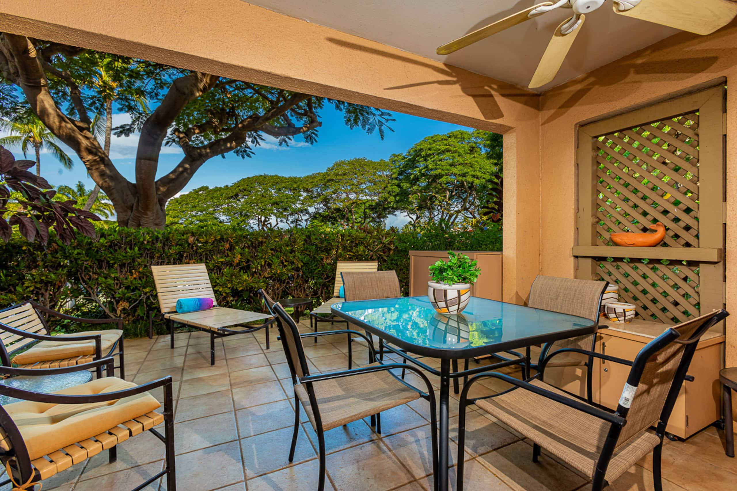 Townhouse in Kihei · ★4.28 · 2 bedrooms · 5 beds · 2.5 baths - Image 1