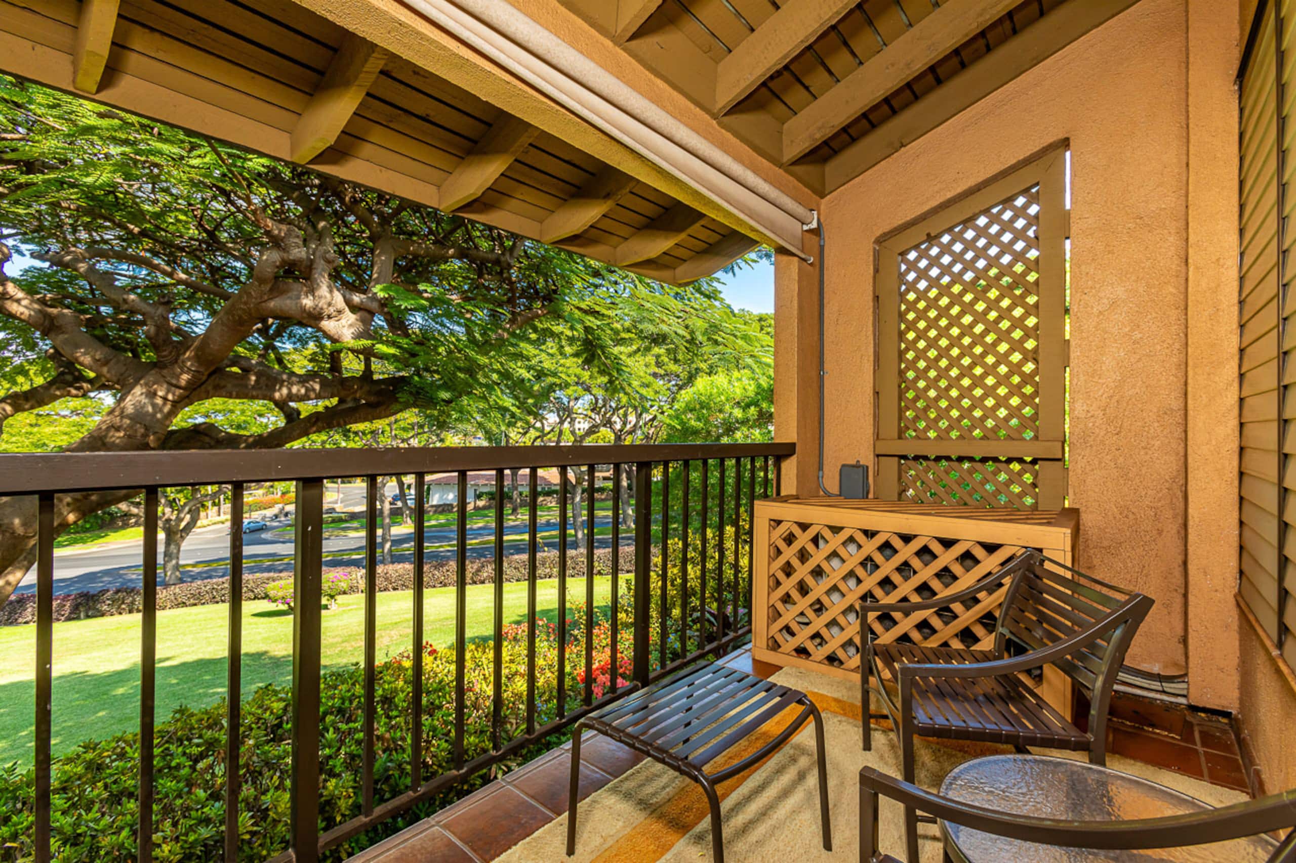 Townhouse in Kihei · ★4.28 · 2 bedrooms · 5 beds · 2.5 baths - Image 14
