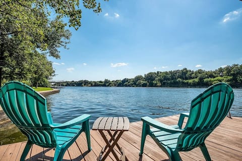 Casita Grove-2 Lakeside Homes w/Casita & Boat Lift