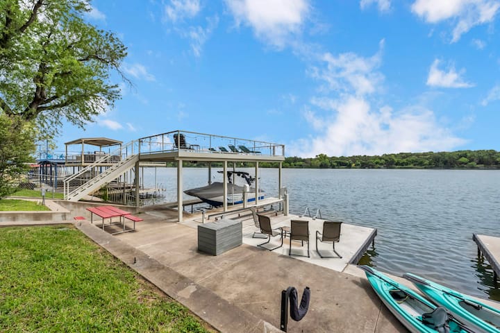 Triple L-lakefront W/ Kayaks, Boat & Jet Ski Lifts - Kingsland, TX