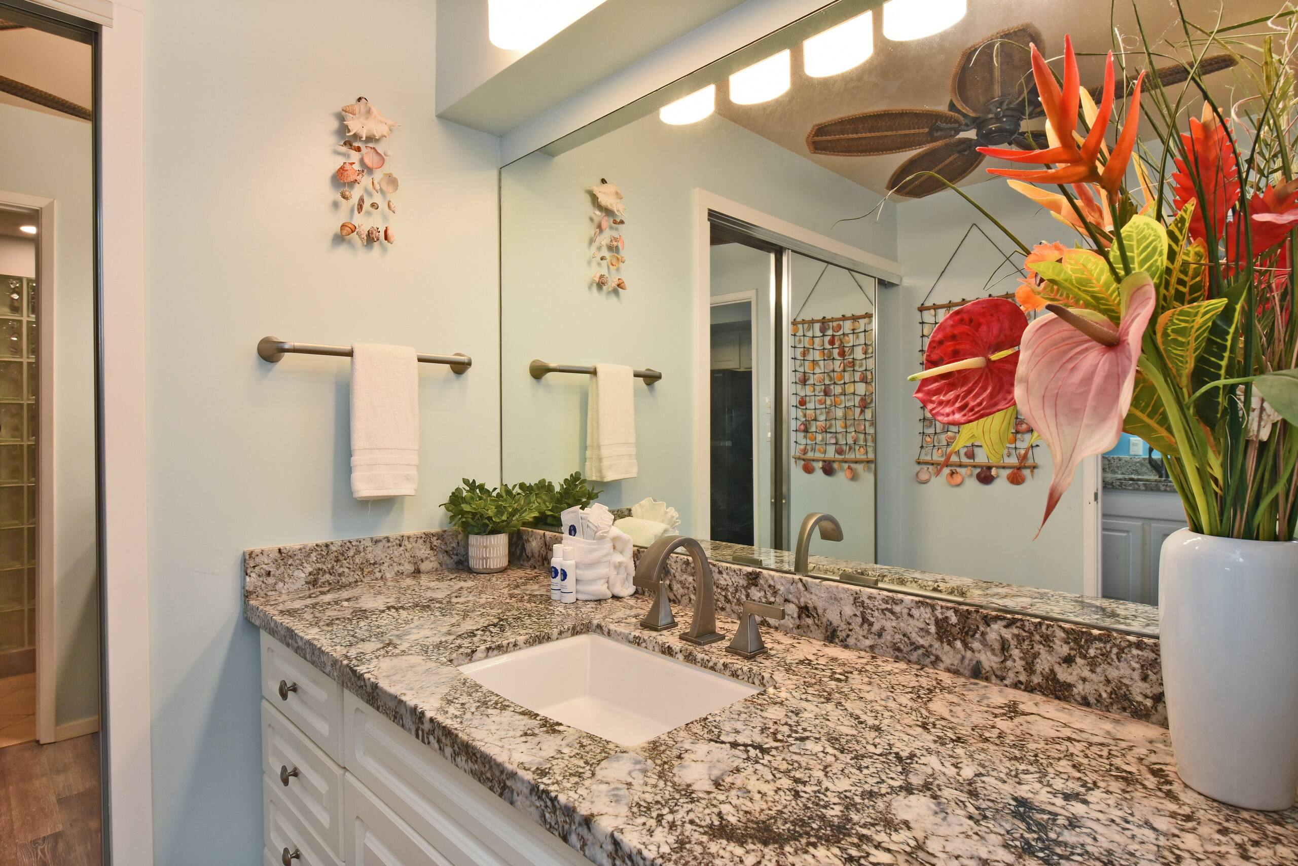 Condo in Lahaina · ★4.77 · 1 bedroom · 2 beds · 1 bath - Image 20
