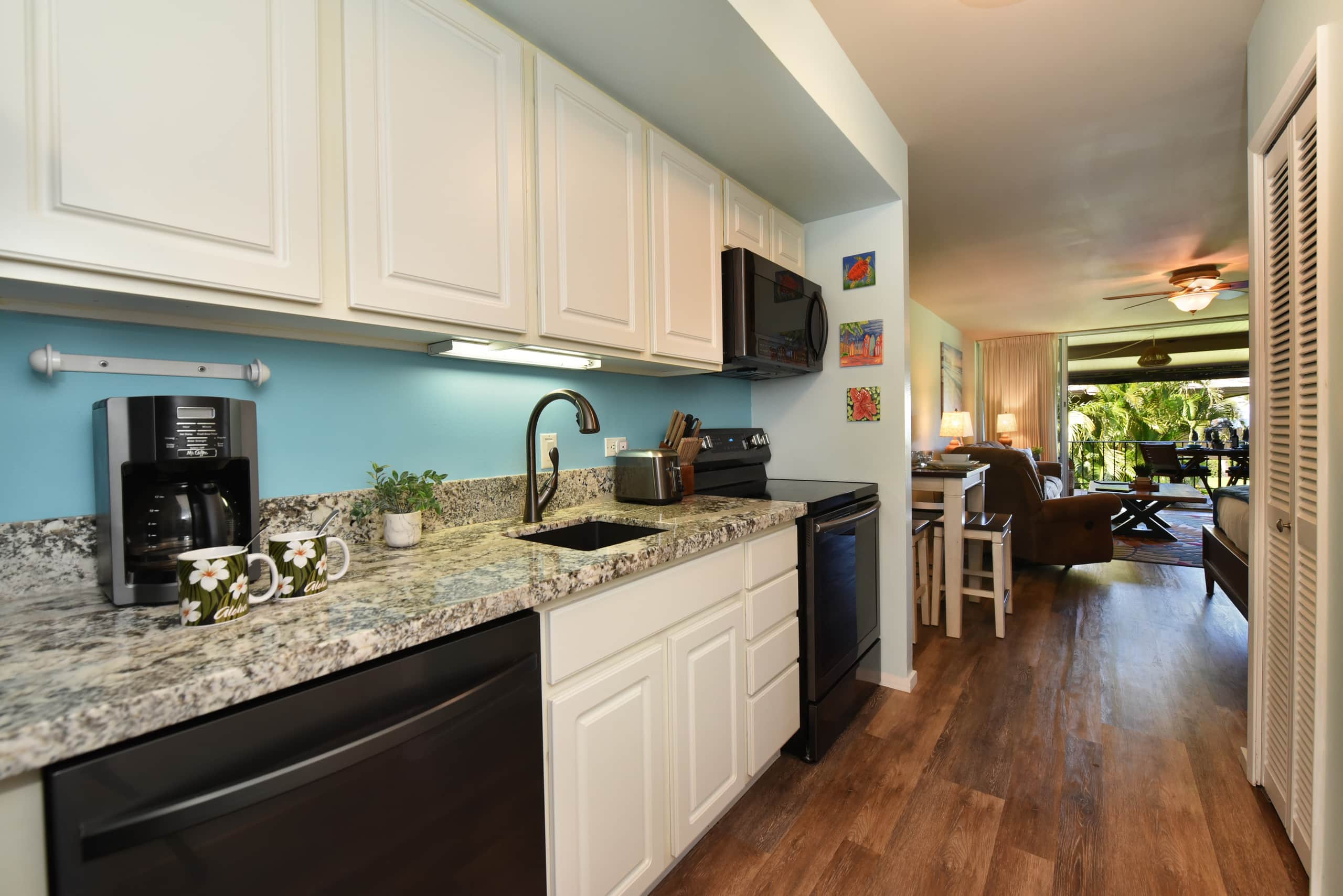 Condo in Lahaina · ★4.77 · 1 bedroom · 2 beds · 1 bath - Image 4