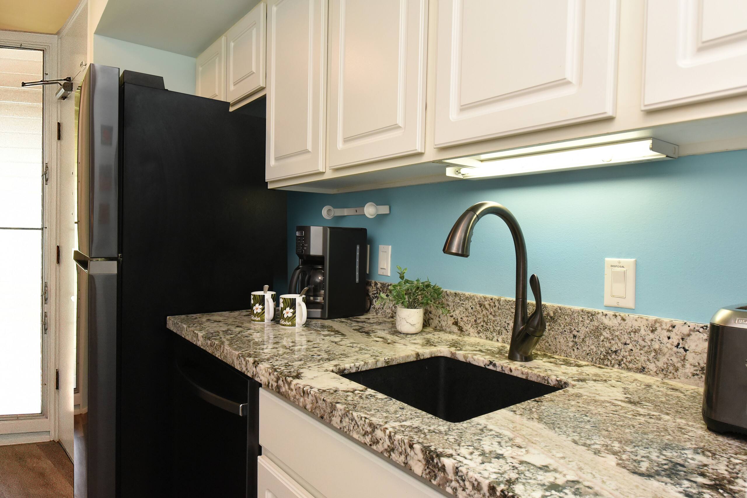 Condo in Lahaina · ★4.77 · 1 bedroom · 2 beds · 1 bath - Image 15