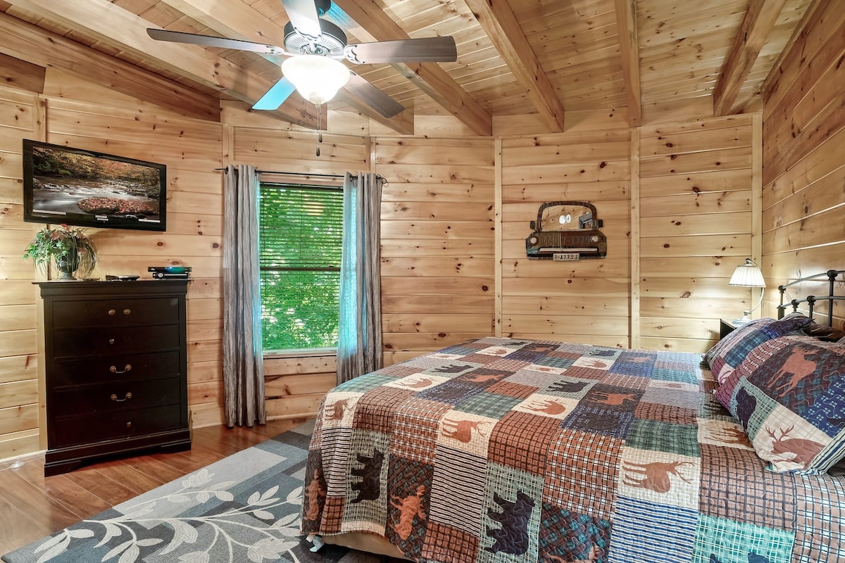 เปลี่ยนห้องนอนของคุณให้เป็นโอเอซิสที่อบอุ่นด้วยเตียงนอนสบายและพัดลมเพดานที่มีสไตล์ 

# ฤดูร้อน