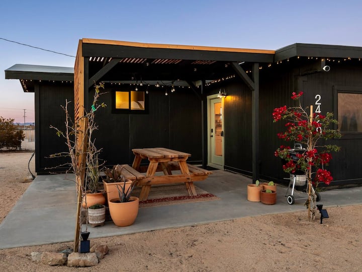 The Wild Kindness: Hot tub, Firepit, EV + Dogs Ok - Houses for