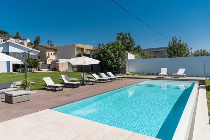Casa Pelourinho de Louredo with pool