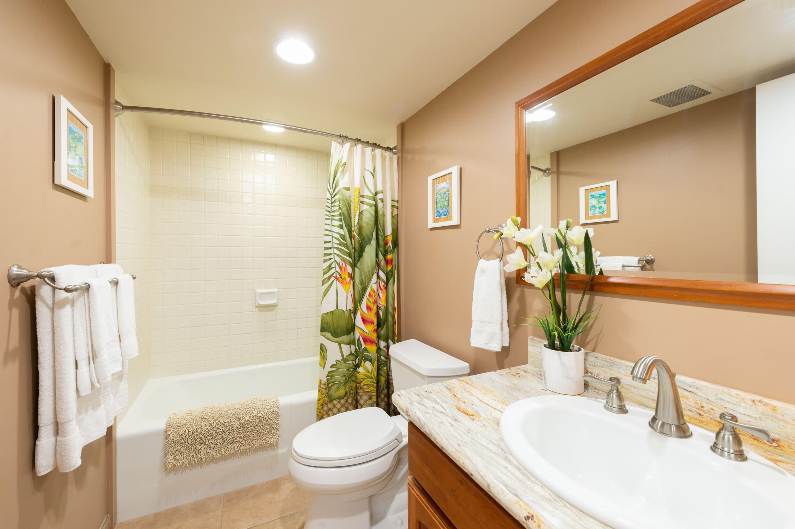 Condo in Kailua-Kona · ★4.87 · 2 bedrooms · 4 beds · 3 private baths - Image 16