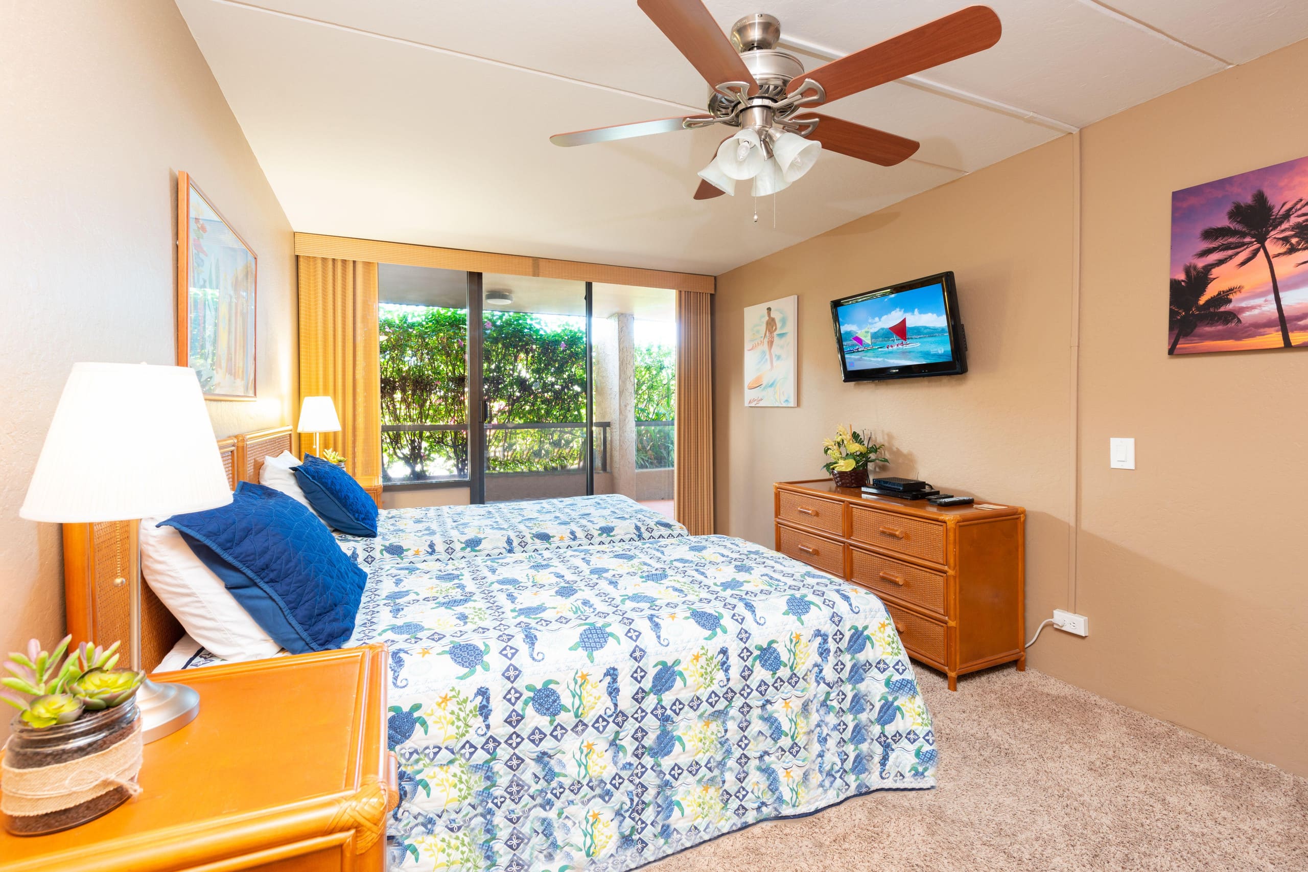 Condo in Kailua-Kona · ★4.87 · 2 bedrooms · 4 beds · 3 private baths - Image 14