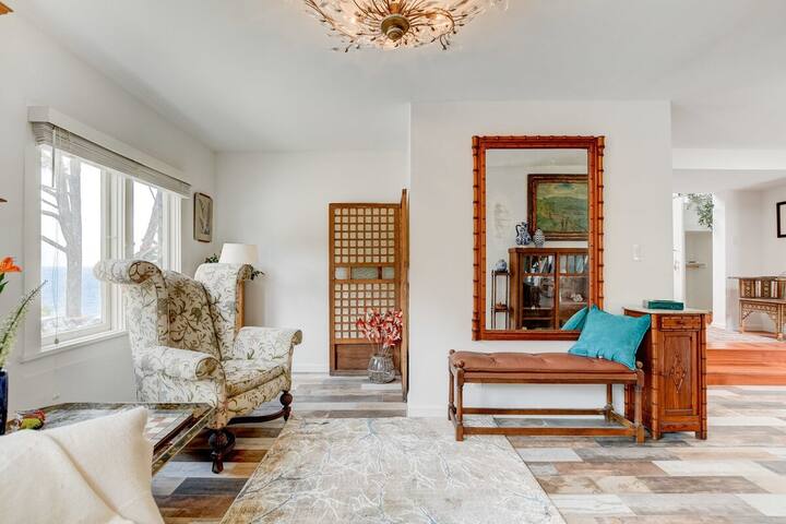 Sunny Jim’s Sea Cave unique home! gallery image 2