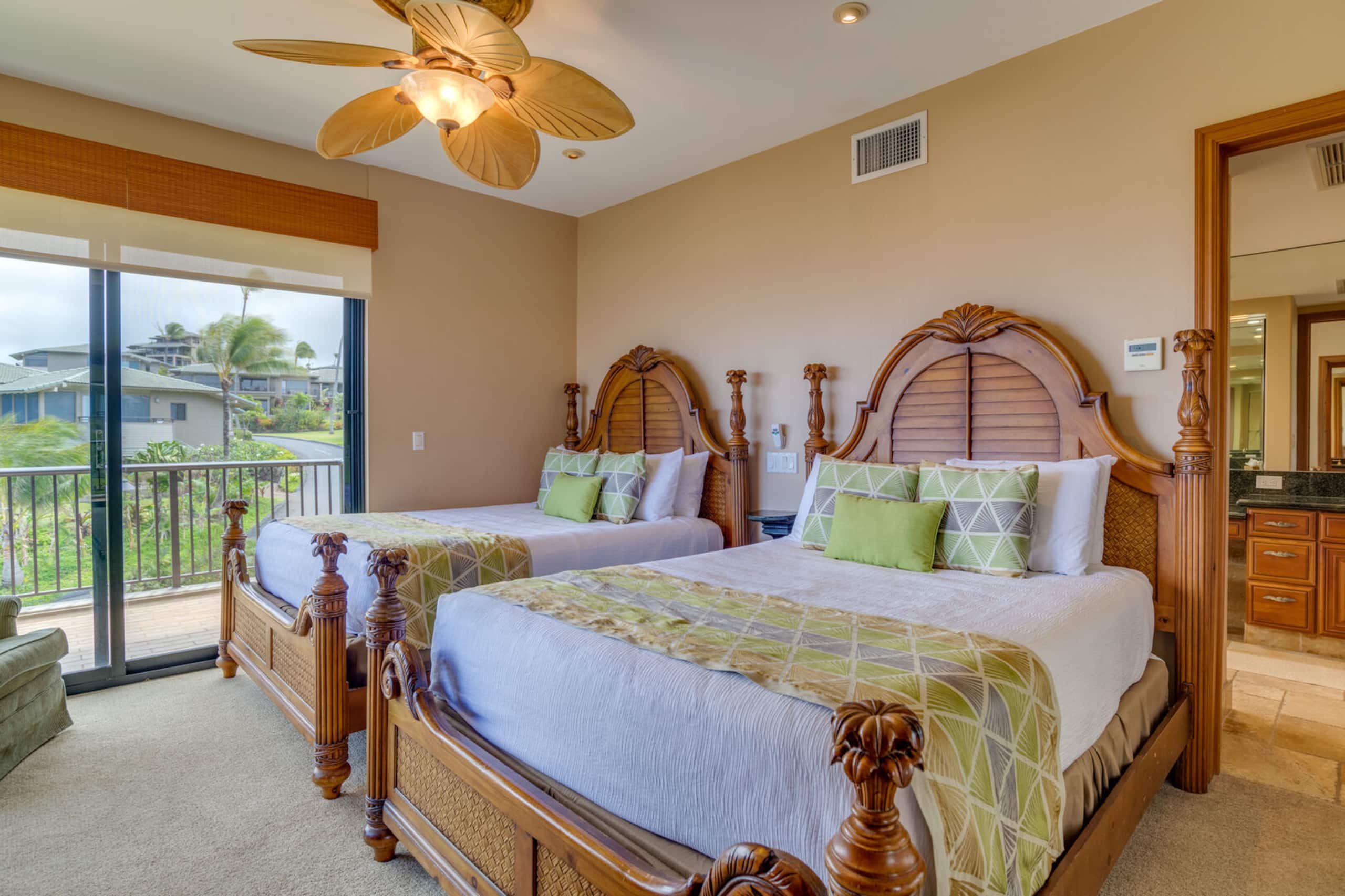 Condo in Lahaina · ★4.88 · 2 bedrooms · 4 beds · 2.5 baths - Image 20