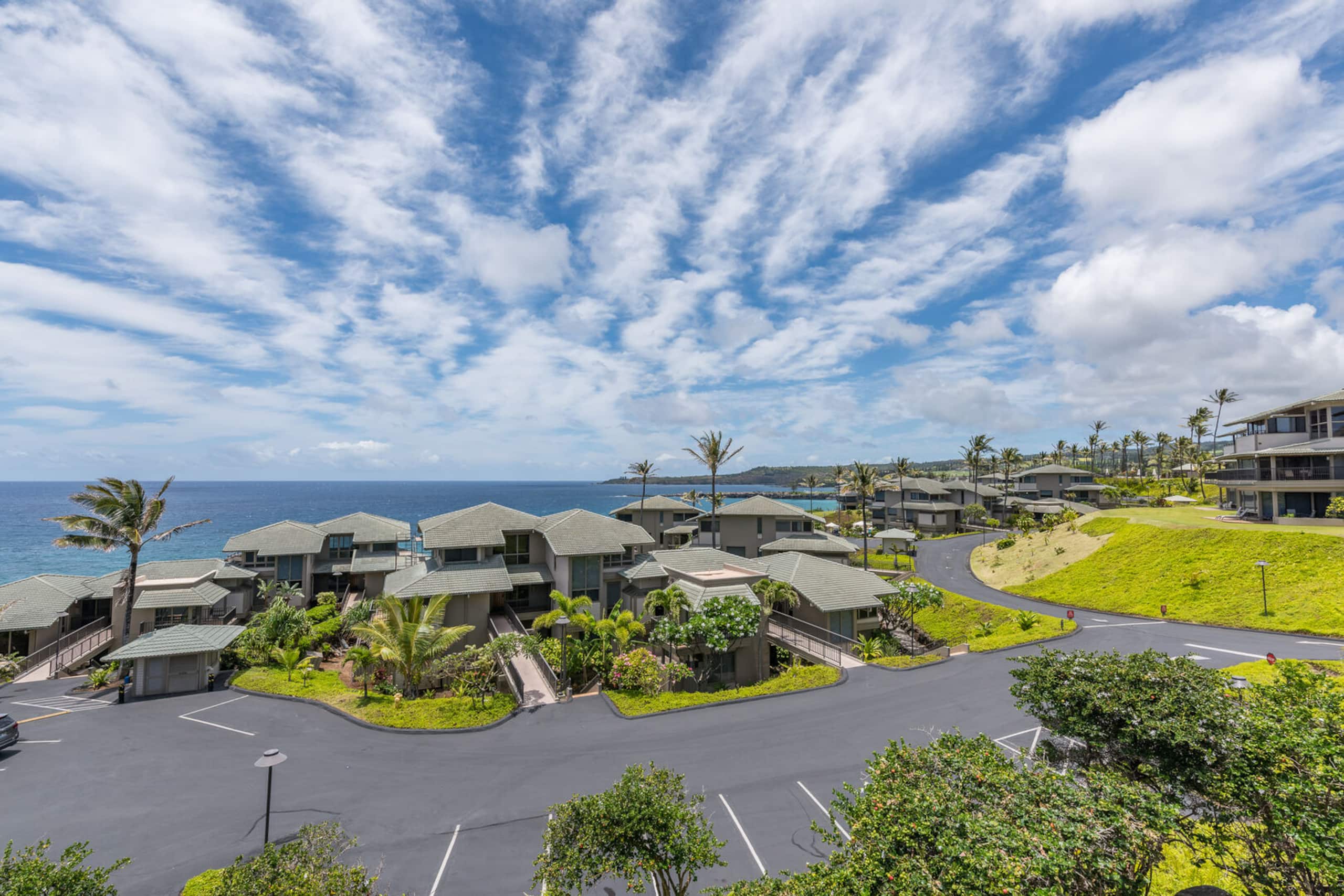 Condo in Lahaina · ★4.88 · 2 bedrooms · 4 beds · 2.5 baths - Image 33