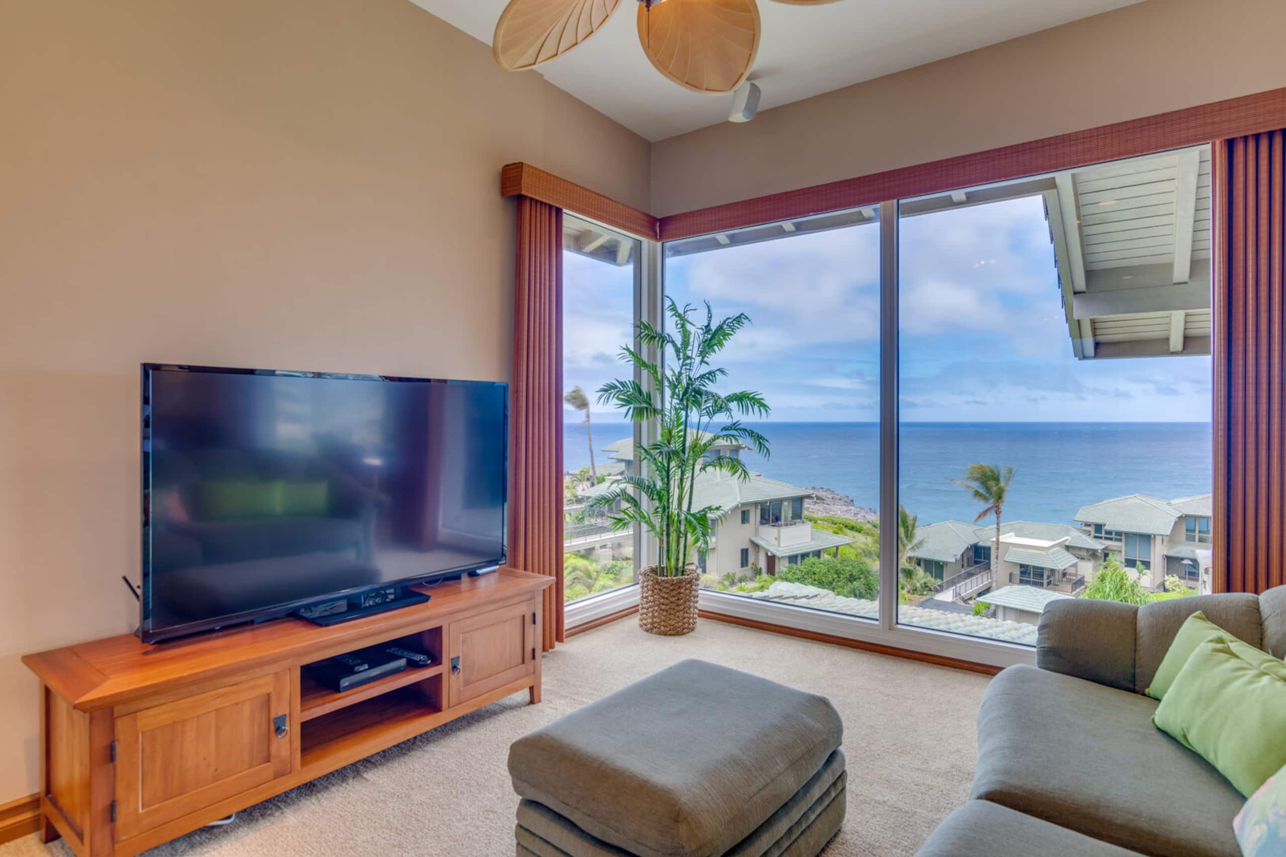 Condo in Lahaina · ★4.88 · 2 bedrooms · 4 beds · 2.5 baths - Image 12
