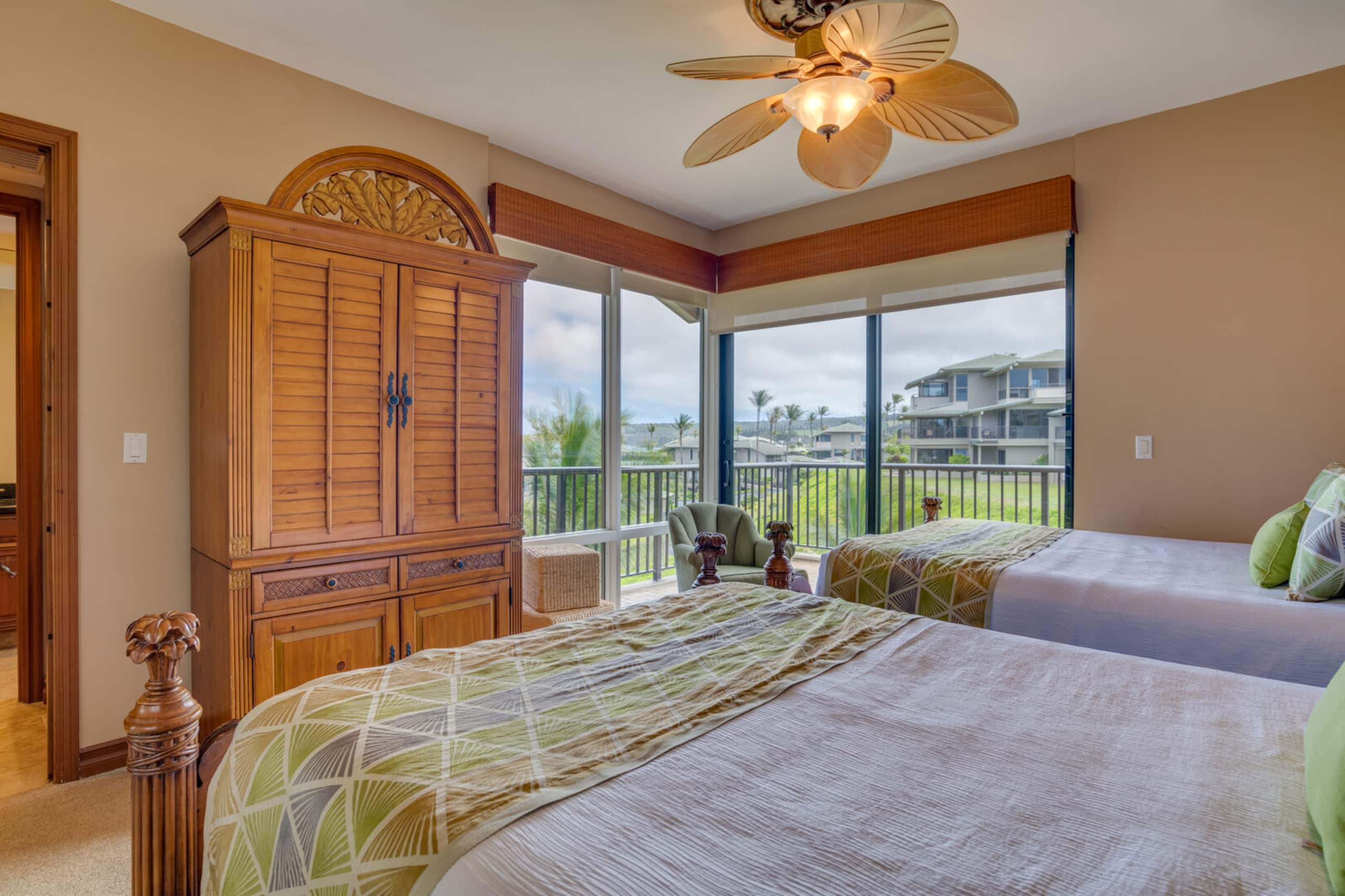 Condo in Lahaina · ★4.88 · 2 bedrooms · 4 beds · 2.5 baths - Image 22