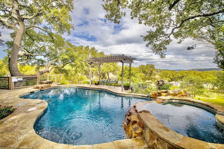 Vacay Hill Country managed Airbnb listing 1