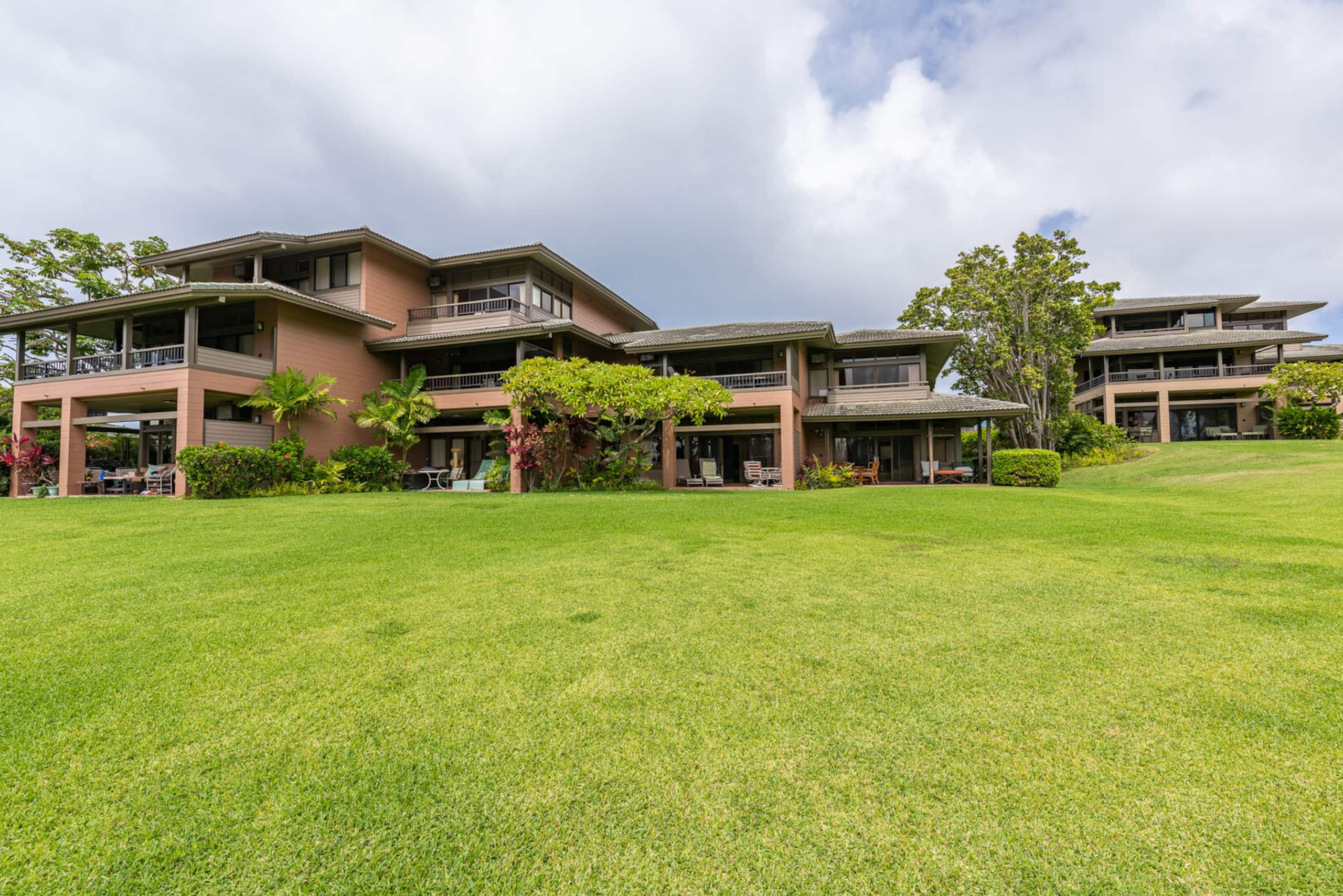 Condo in Kapalua · ★4.88 · 1 bedroom · 2 beds · 2 baths - Image 16