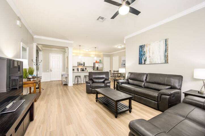 Vista Cay Resort Direct managed Airbnb listing 3