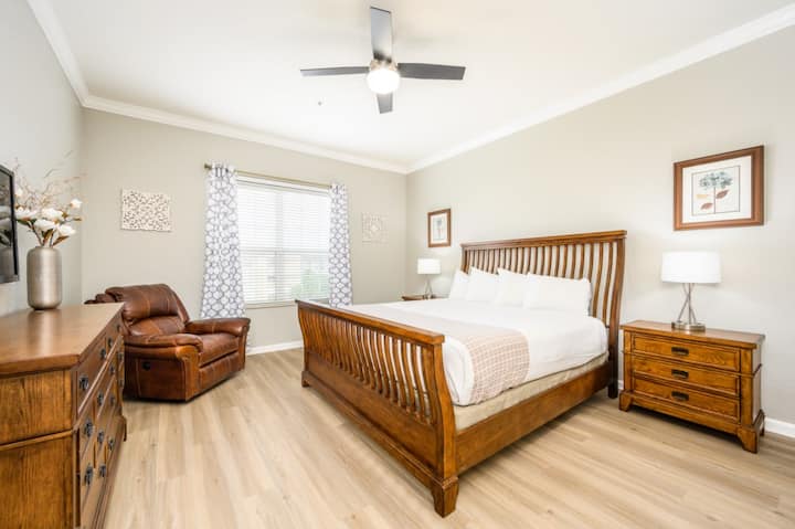 加大双人床主卧室