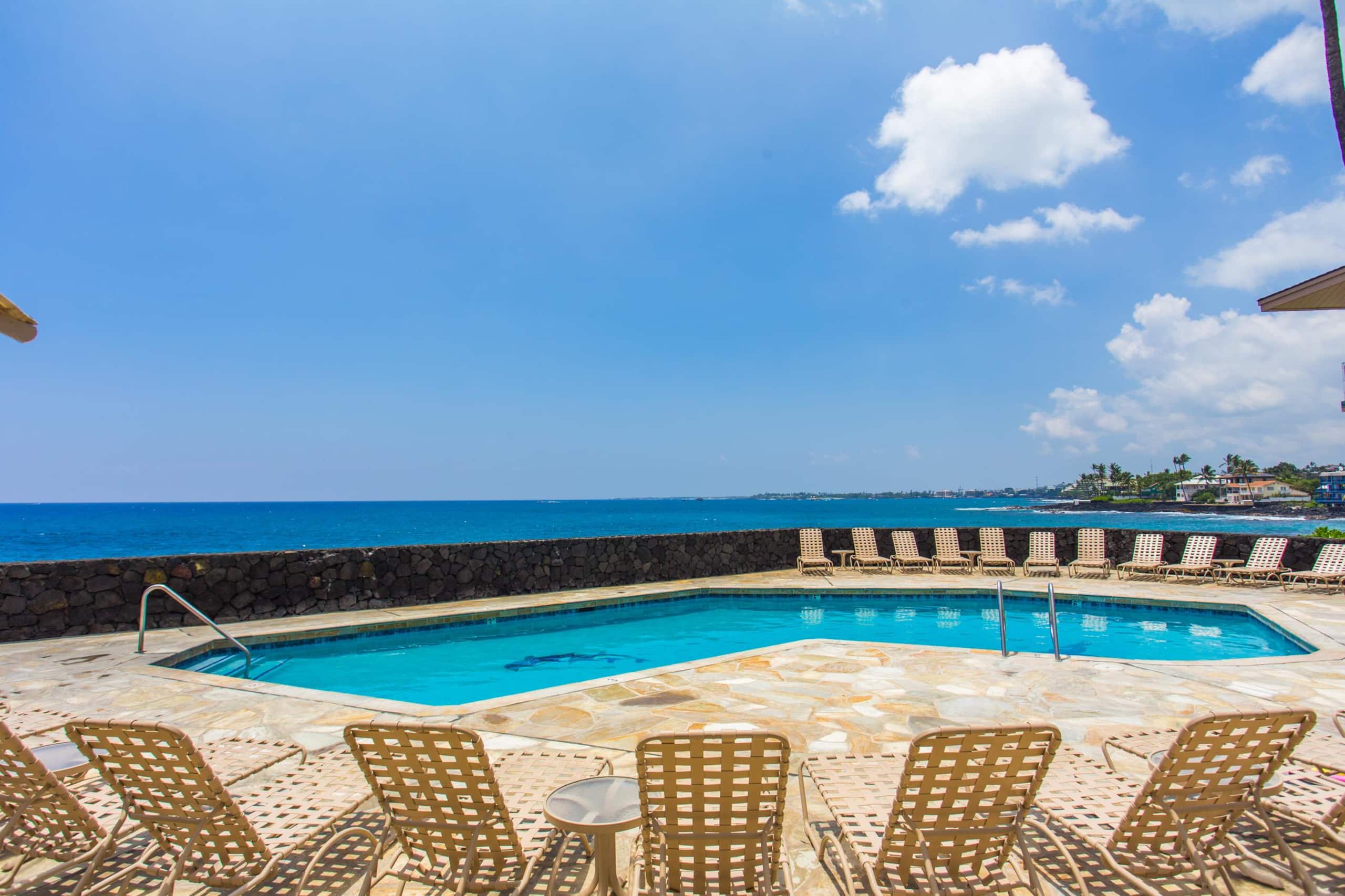 Condo in Kailua-Kona · ★5.0 · 2 bedrooms · 3 beds · No bathroom - Image 21