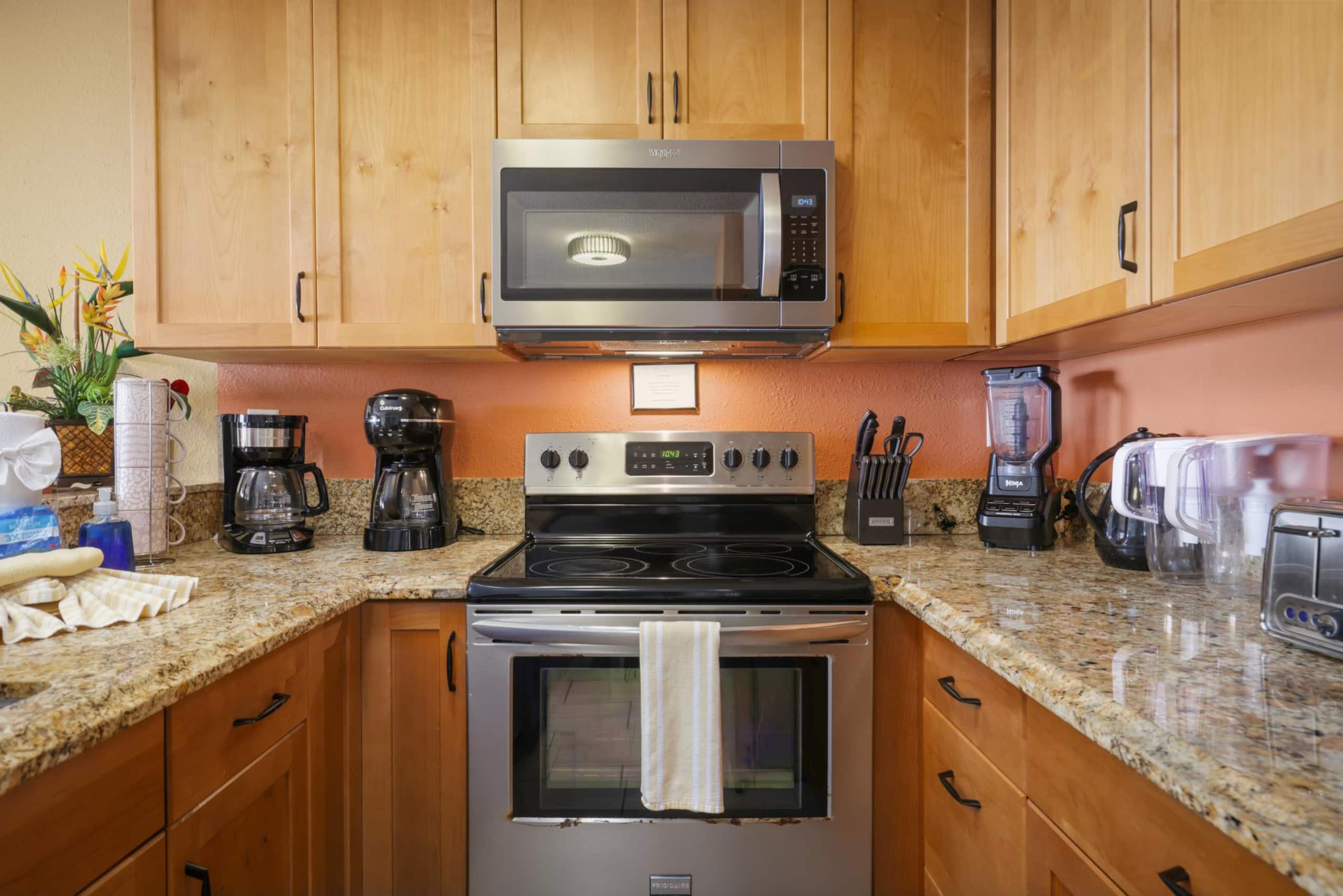 Condo in Kailua-Kona · ★5.0 · 2 bedrooms · 3 beds · No bathroom - Image 10