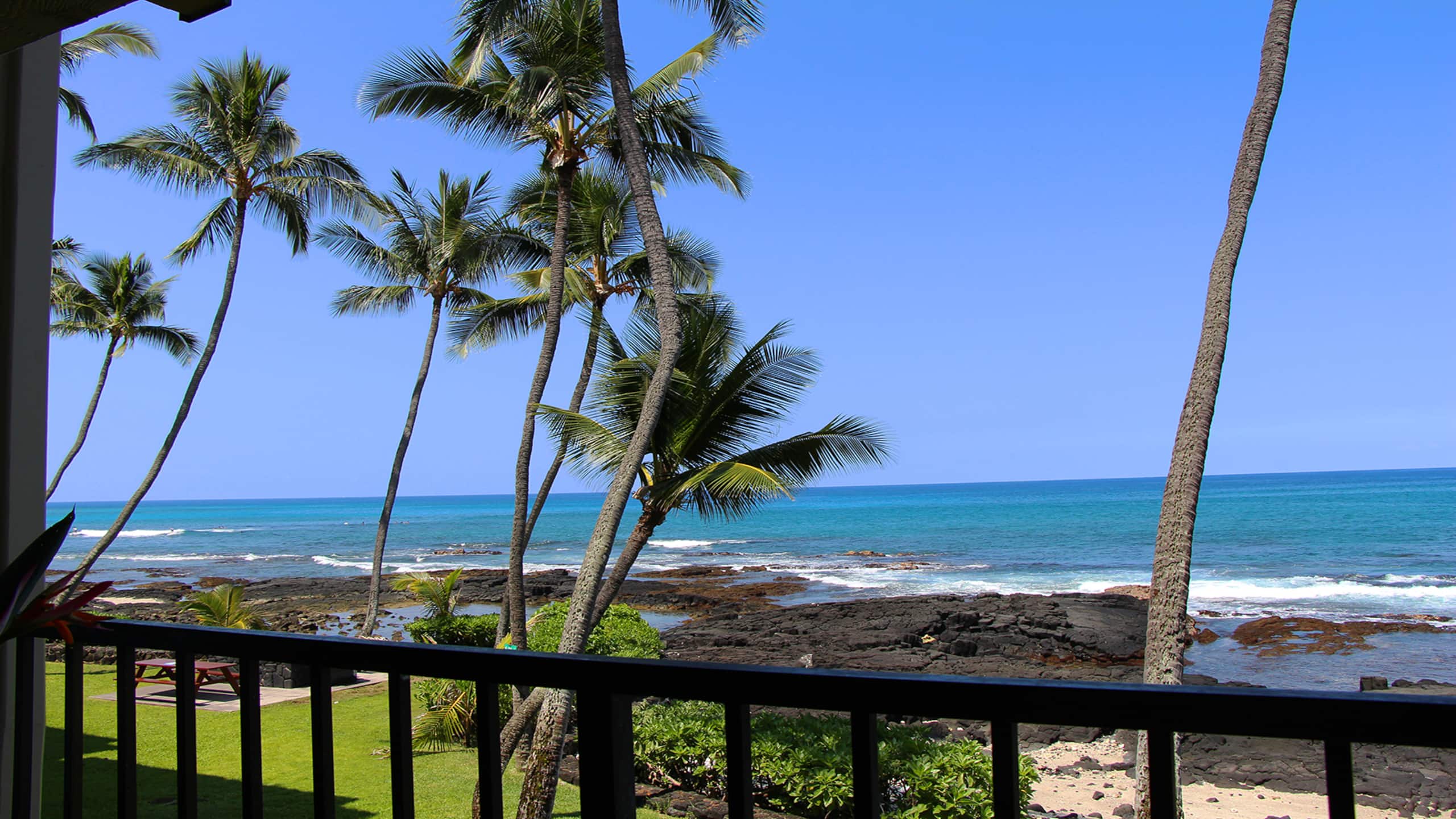 Condo in Kailua-Kona · ★4.18 · 2 bedrooms · 4 beds · No bathroom - Image 1