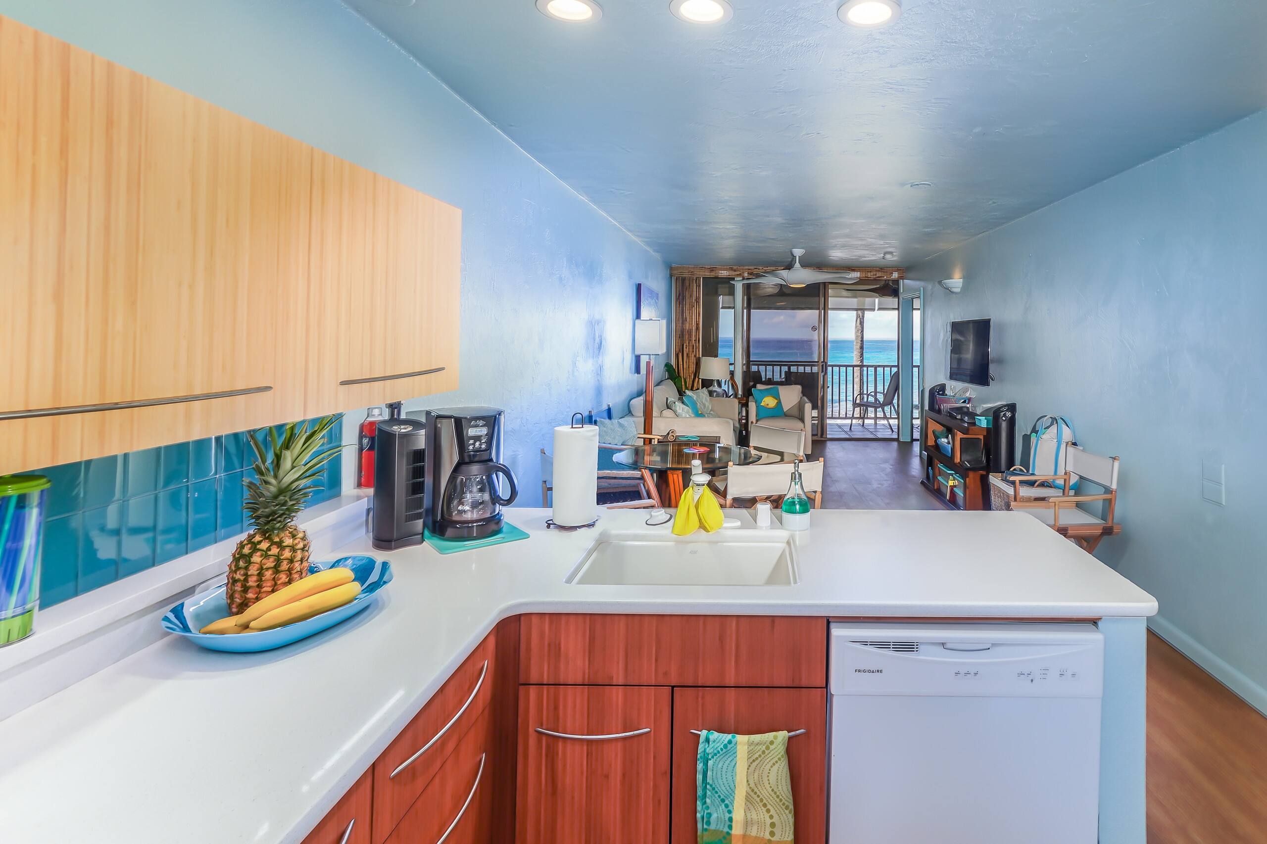 Condo in Kailua-Kona · ★4.17 · 2 bedrooms · 2 beds · 1.5 baths - Image 6