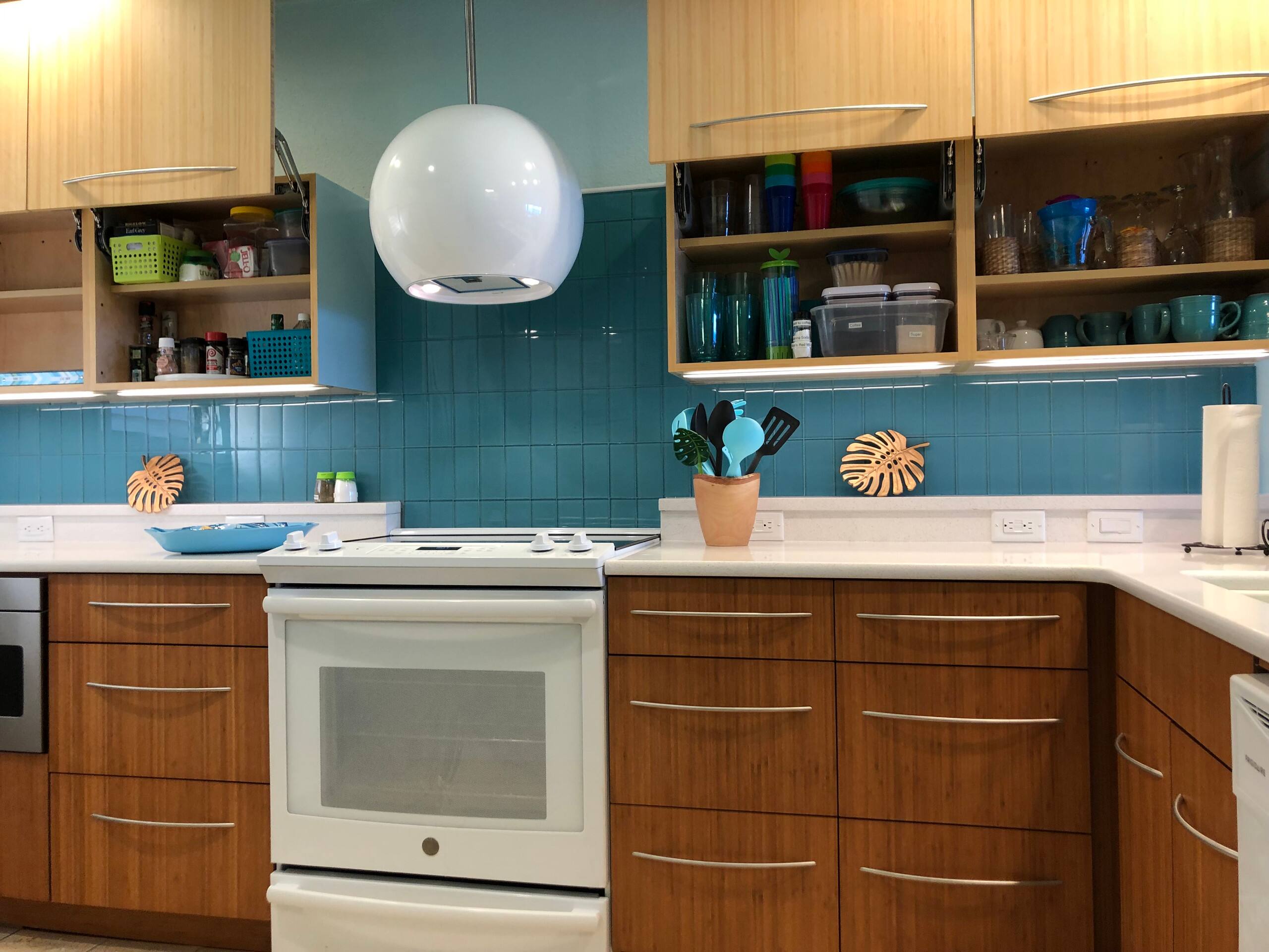 Condo in Kailua-Kona · ★4.17 · 2 bedrooms · 2 beds · 1.5 baths - Image 5