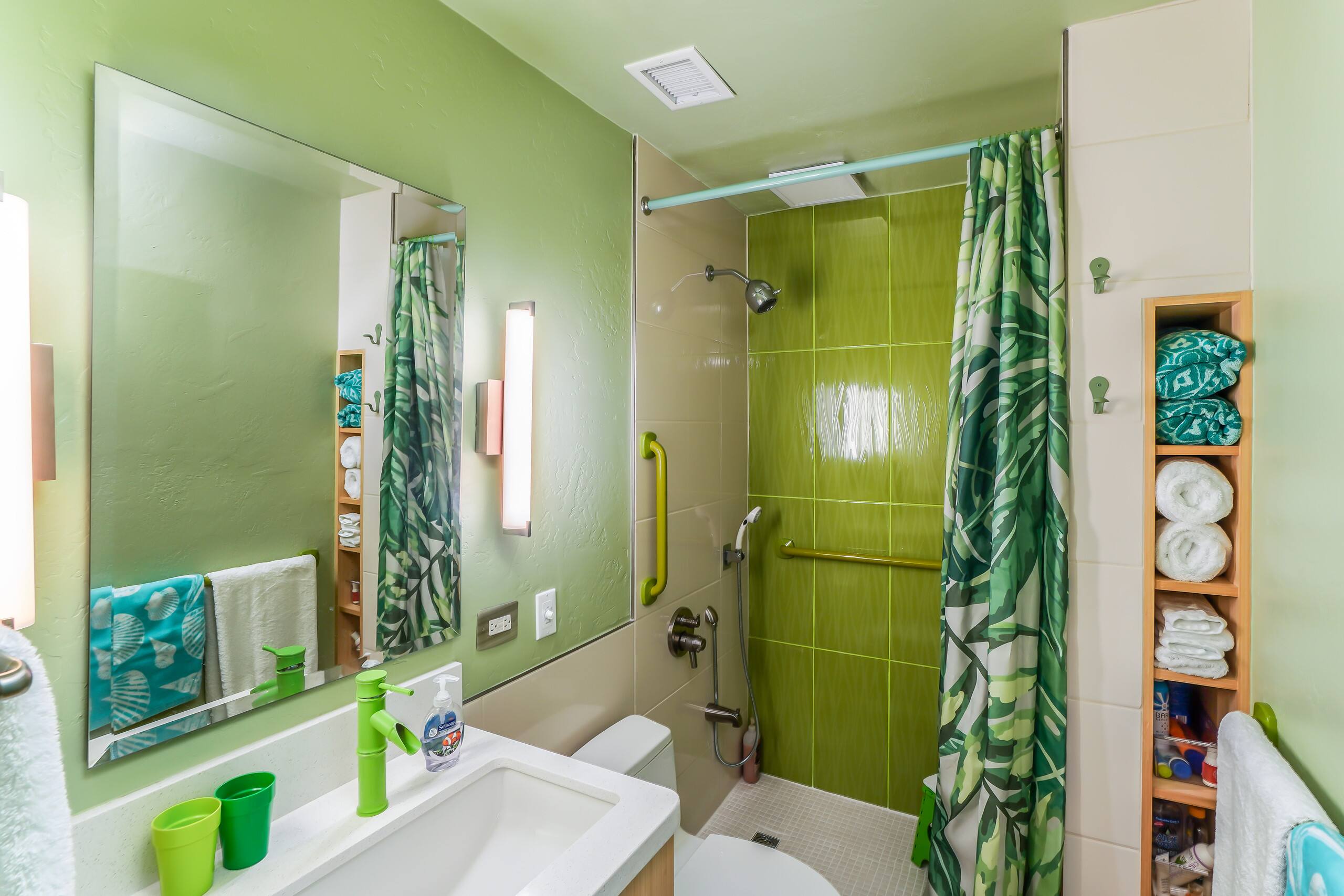 Condo in Kailua-Kona · ★4.17 · 2 bedrooms · 2 beds · 1.5 baths - Image 13