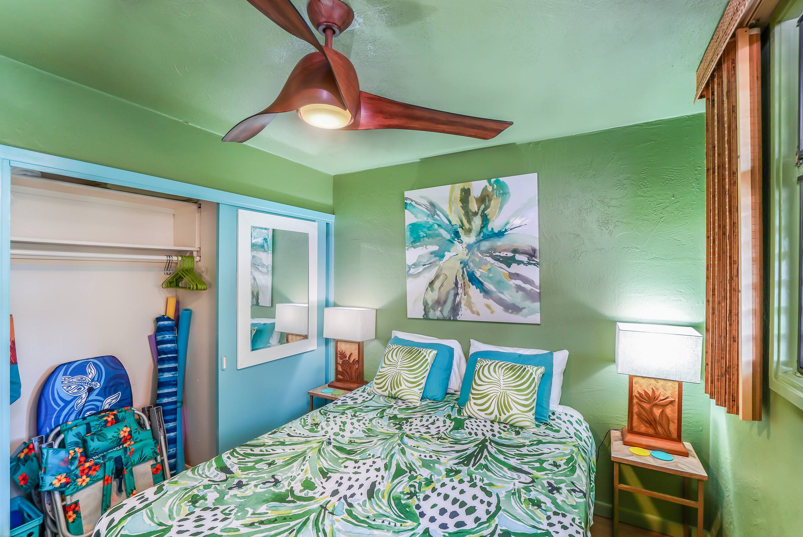 Condo in Kailua-Kona · ★4.17 · 2 bedrooms · 2 beds · 1.5 baths - Image 12