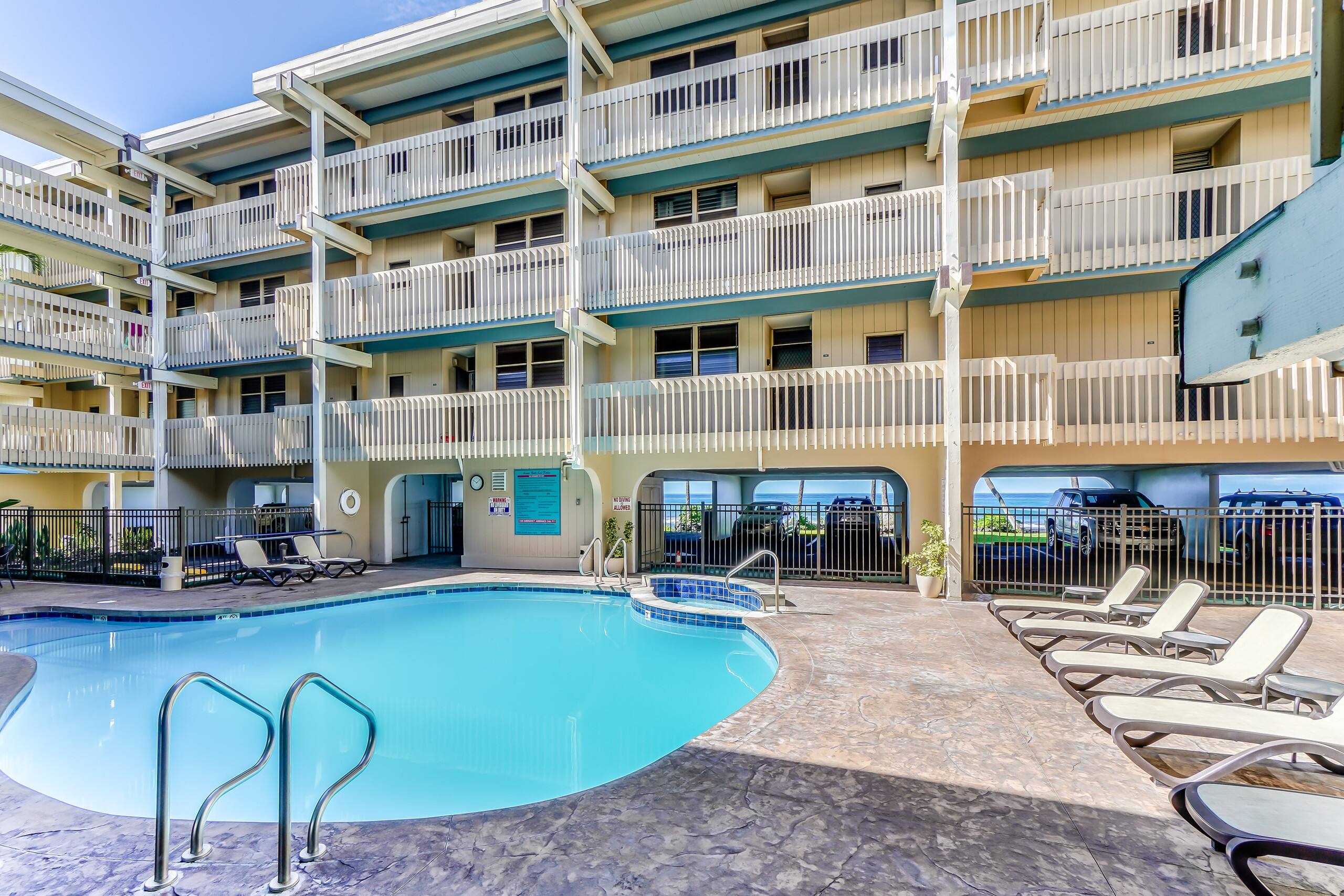 Condo in Kailua-Kona · ★4.17 · 2 bedrooms · 2 beds · 1.5 baths - Image 20