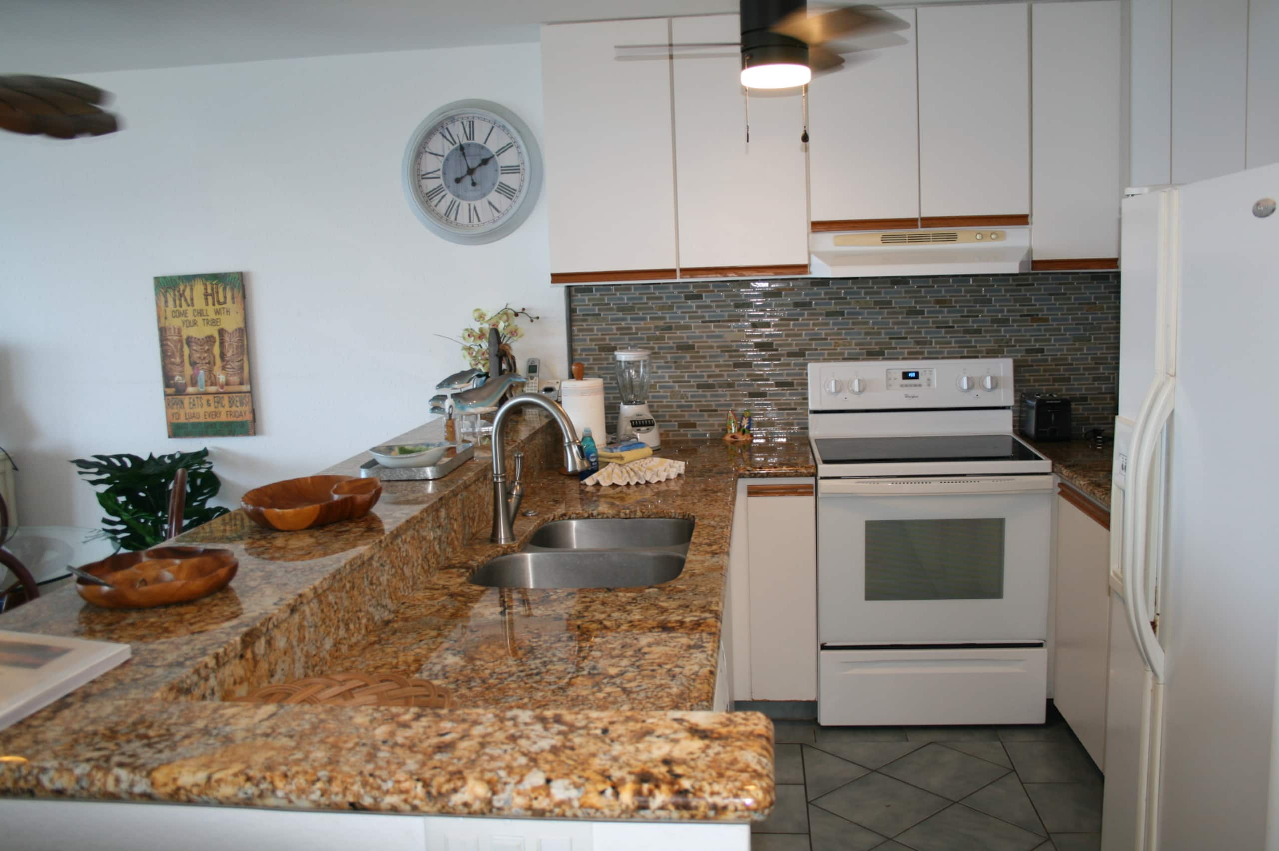 Condo in Kailua-Kona · ★4.75 · 1 bedroom · 2 beds · No bathroom - Image 6