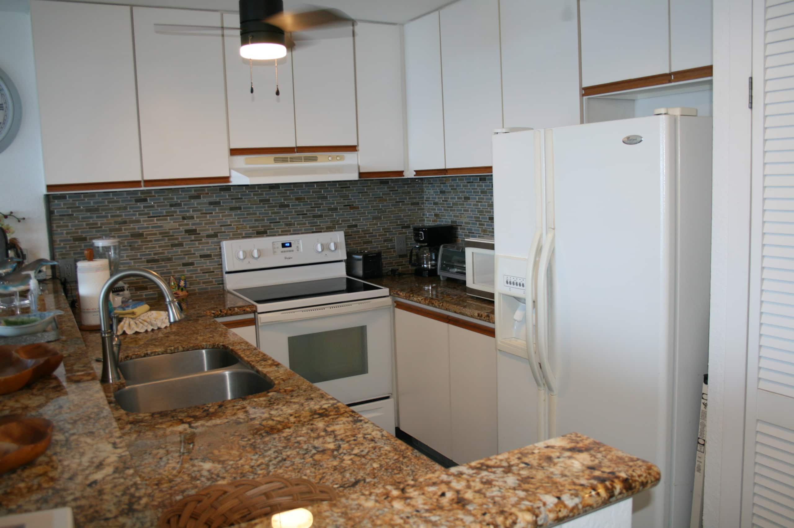 Condo in Kailua-Kona · ★4.75 · 1 bedroom · 2 beds · No bathroom - Image 7