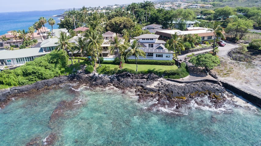 Ali’i Point Spacious and Private Oceanfont Villa w