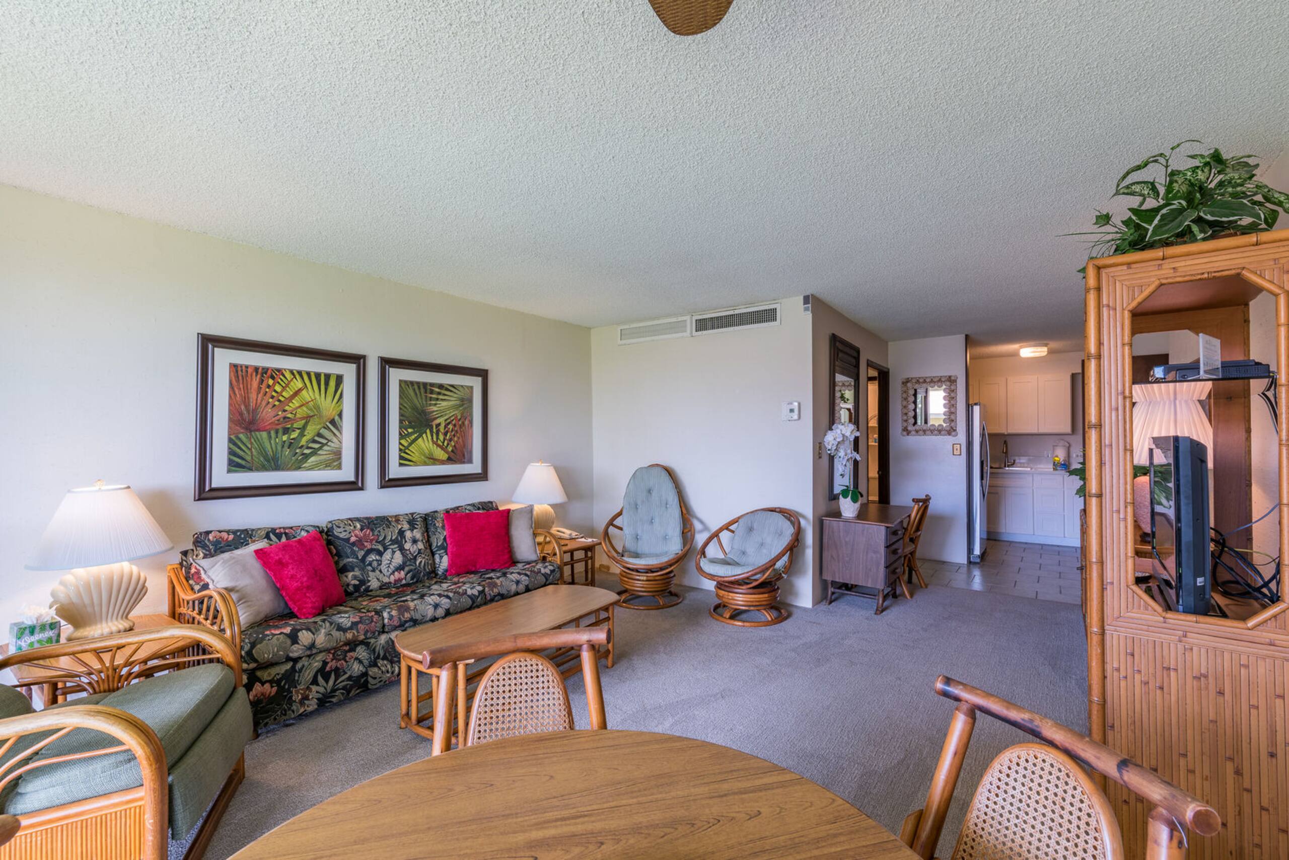 Condo in Lahaina · ★4.62 · 1 bedroom · 3 beds · 2 baths - Image 3