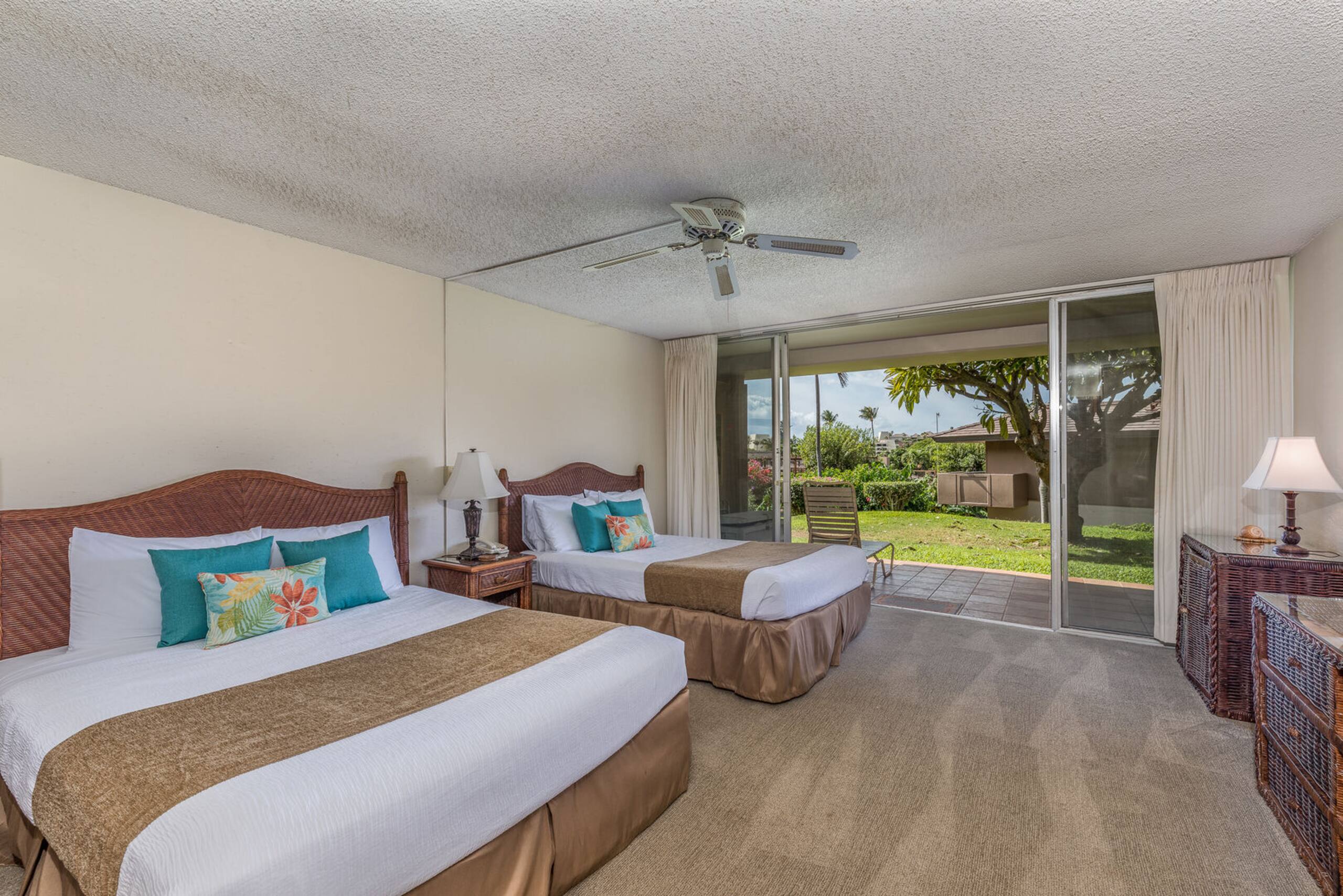 Condo in Lahaina · ★4.62 · 1 bedroom · 3 beds · 2 baths - Image 15