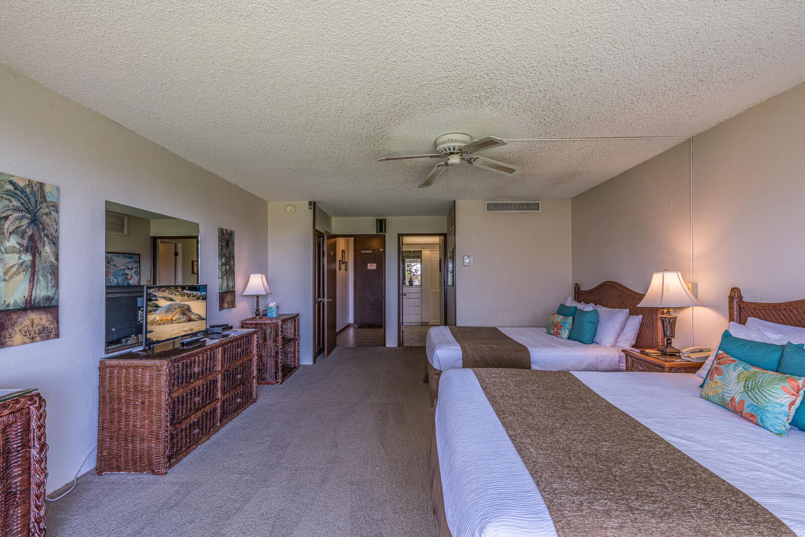 Condo in Lahaina · ★4.62 · 1 bedroom · 3 beds · 2 baths - Image 16