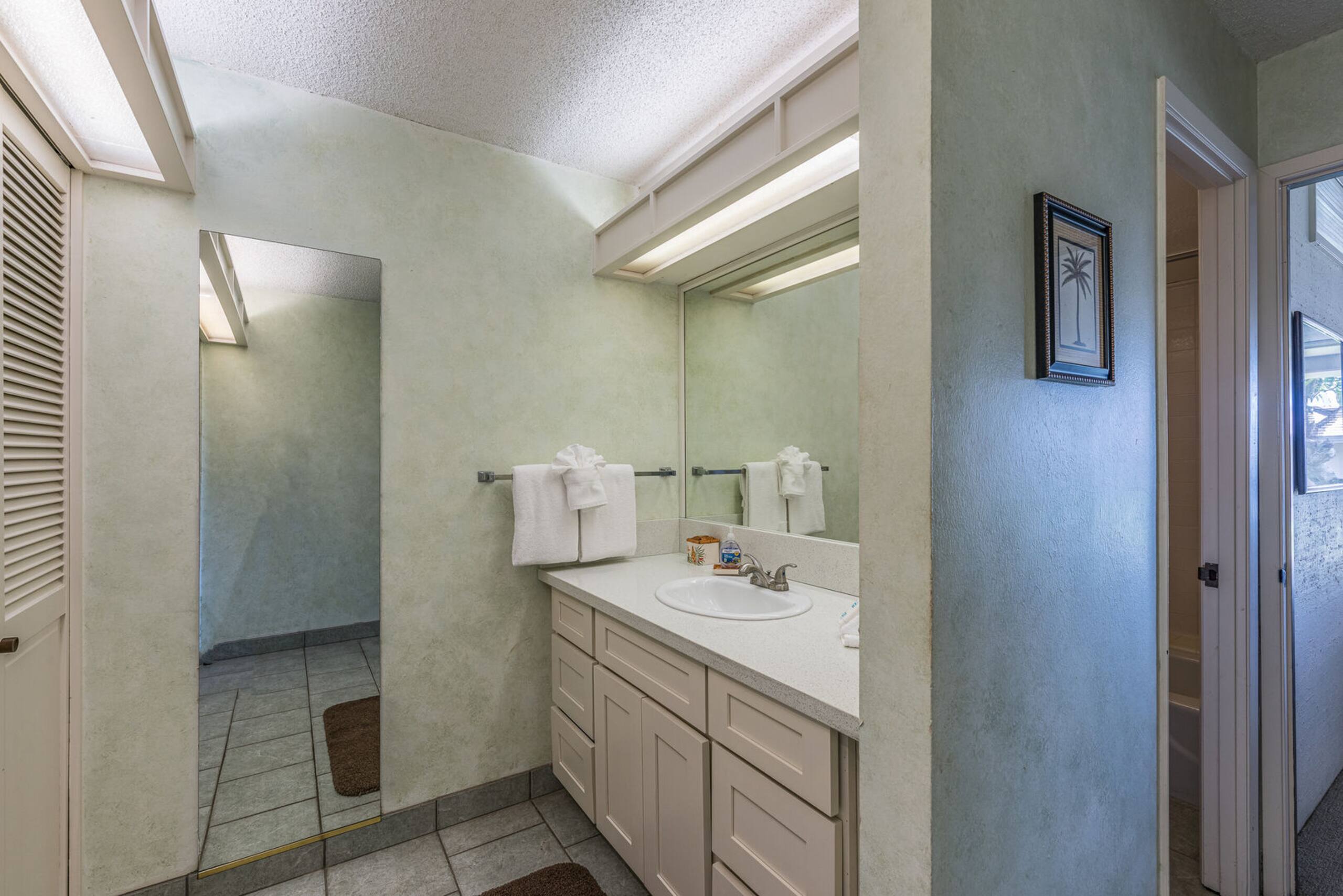 Condo in Lahaina · ★4.62 · 1 bedroom · 3 beds · 2 baths - Image 12