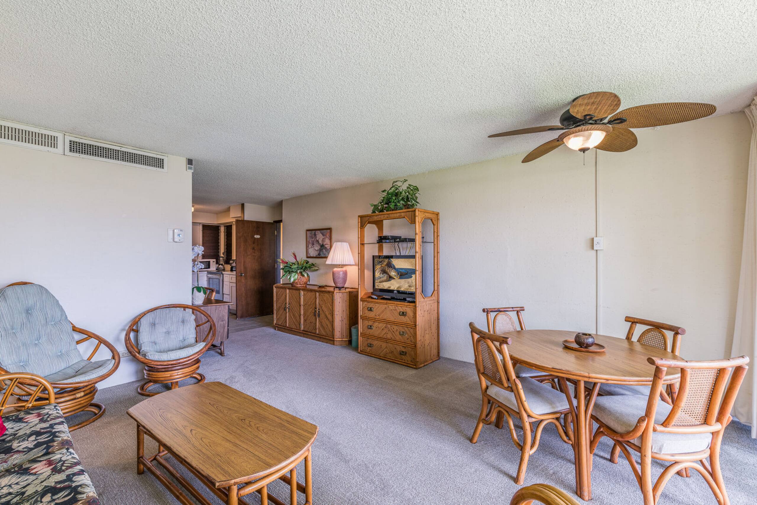 Condo in Lahaina · ★4.62 · 1 bedroom · 3 beds · 2 baths - Image 7