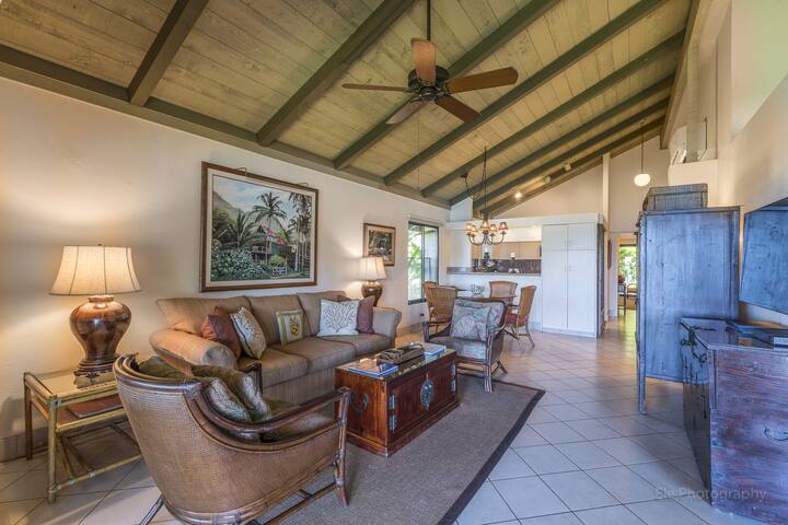 Spacious 2BD Oceanfront at Napili Lani 320 gallery image 3