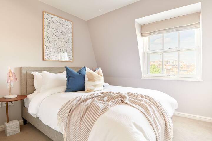 Sonder Sloane Square | Two-Bedroom Apartment gallery image 5