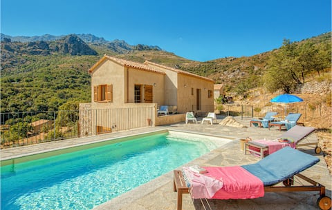 Nice home in Feliceto