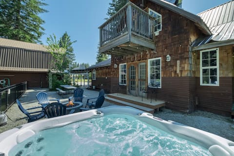 Family Cabin-Summer Pool, Hot Tub, Firepit
