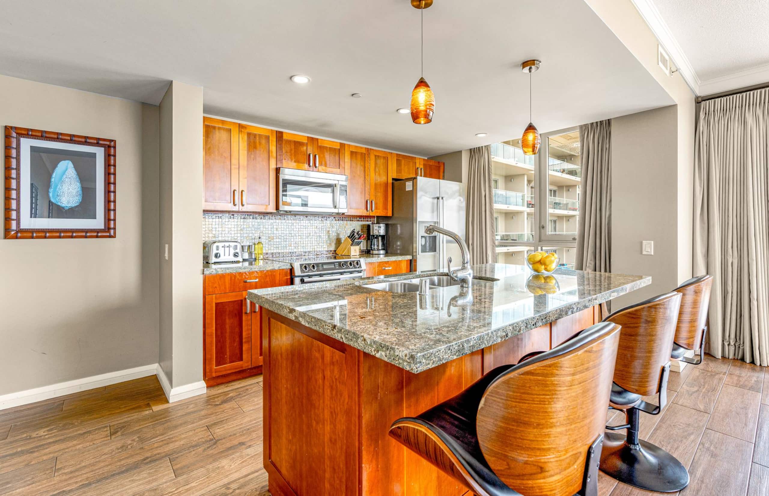 Condo in Lahaina · ★4.93 · 2 bedrooms · 3 beds · 2 baths - Image 9